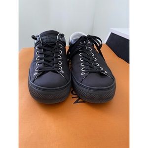 Louis Vuitton Sprinter Canvas Sneaker - Fits Men’s 8+